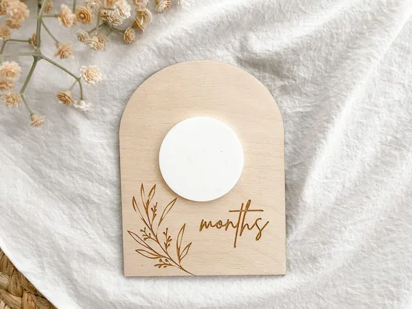 Beige_Baby_Monthly_Milestone_Markers_Baby