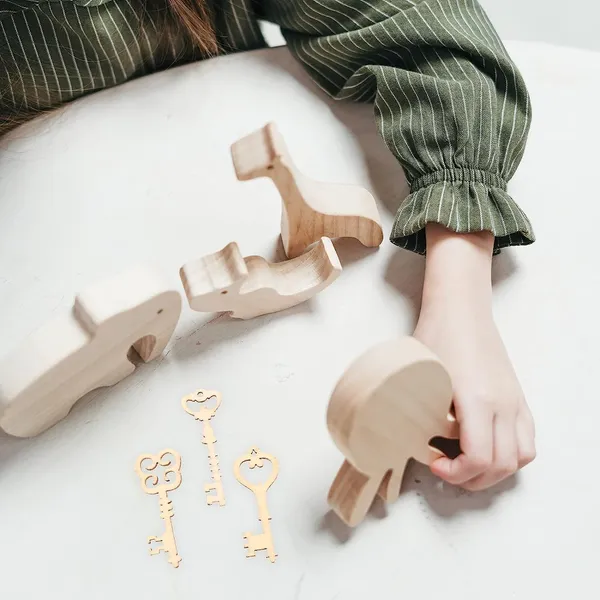 Beige_Wooden_Key_Shapes_Natural_Wood_Mini_Diy_Art_Craft_Embellishment_Keys_Cards_Bookmark_Scrapbooks_Diy_And_Craft