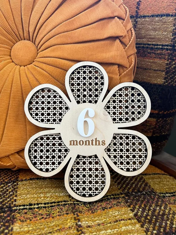 Beige_Double_Sided_Baby_Monthly_Photoshoot_Props_Interchangeable_Numbers_Milestone_Card_Baby