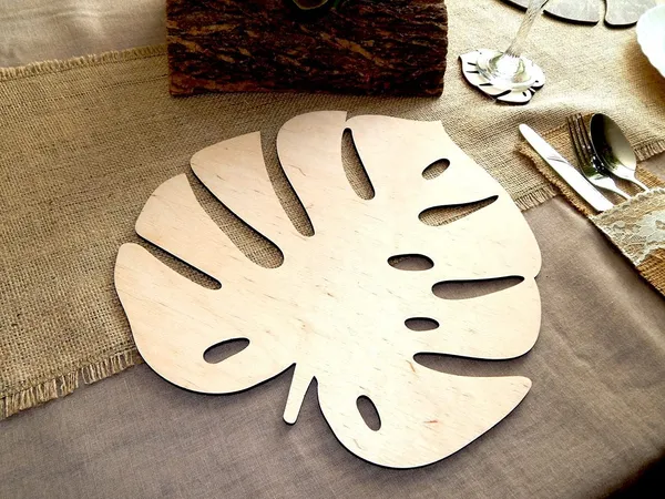 Beige_Wooden_Monstera_Leaf_Placemat_And_Coaster_General
