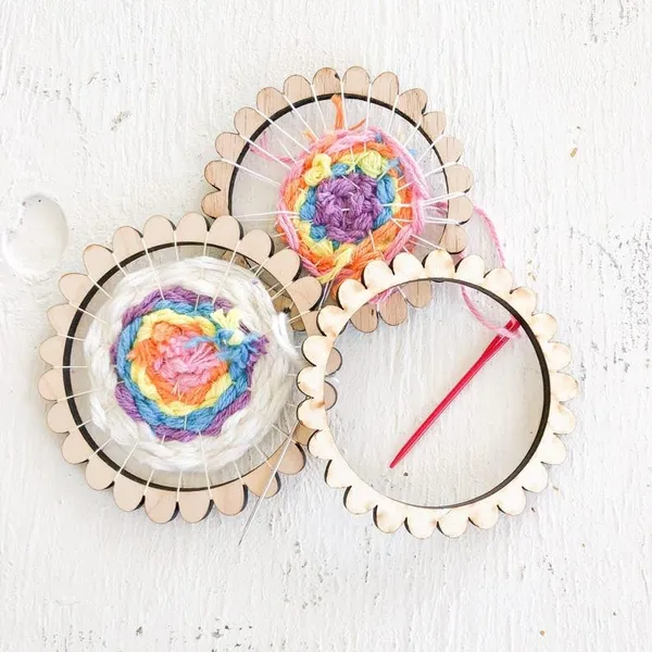 Beige_Scallop_Circle_Weaving_Looms_Wooden_Hoops_General
