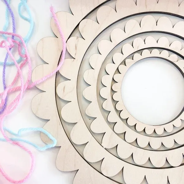 Beige_Scallop_Circle_Weaving_Looms_Wooden_Hoops_General