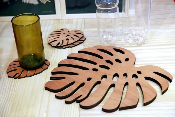 Beige_Wooden_Placemat_And_Coaster_General