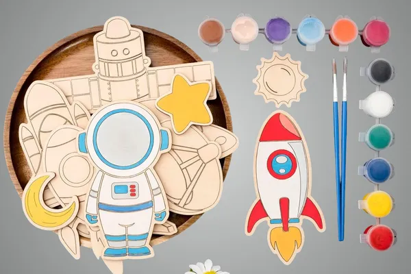 Beige_Diy_Wooden_Space_Astronaut_Painting_Kit_Kids