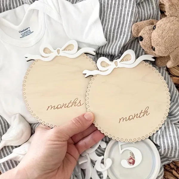 Beige_Wooden_Monthly_Milestone_Discs_Set_Baby_Photo_Props_Beige_White_Bow_Months_Birthday_Gift_Personalised_Name_Number_Keepsake_Wood_Keepsake_Baby