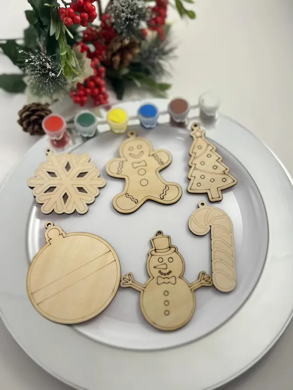 Beige_Wooden_Christmas_Ornament_Kit_Kids