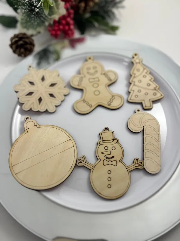 Beige_Wooden_Christmas_Ornament_Kit_Kids