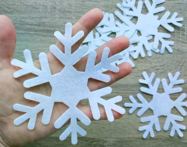 White_White_Felt_Snowflakes_Soft_Felt_Cutouts_Diy_And_Craft