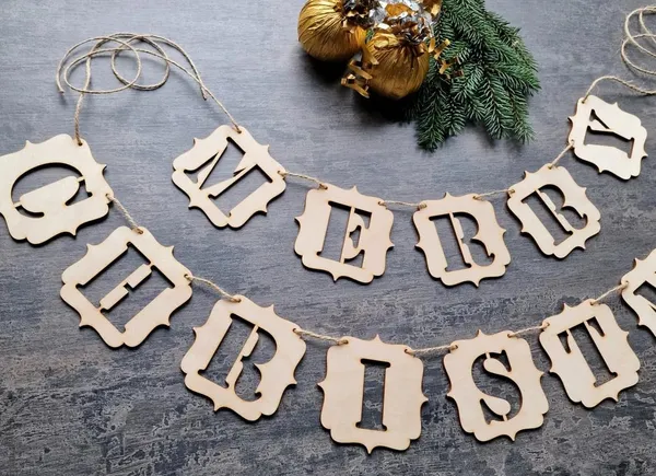 Beige_Wooden_Merry_Christmas_Banner_Garland_General
