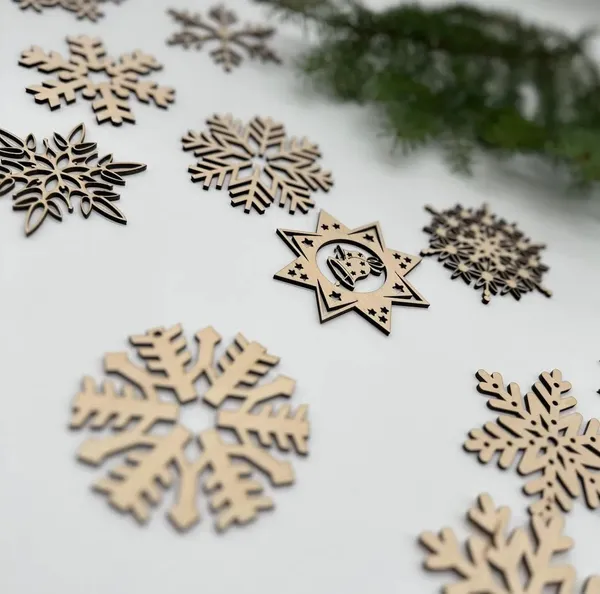 Beige_Wooden_Snowflakes_Christmas_Tree_Decorations_General