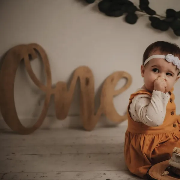 Beige_Wooden_One_Sign_Kids