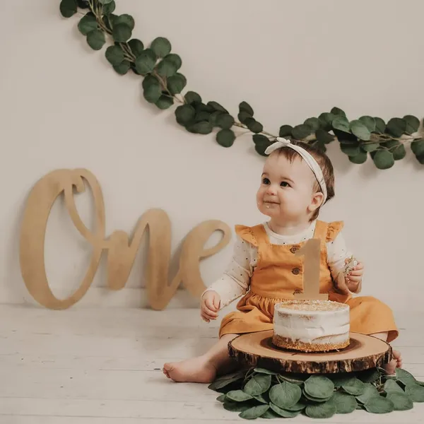 Beige_Wooden_One_Sign_Kids