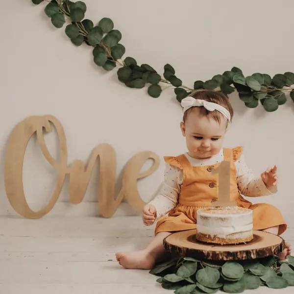 Beige_Wooden_One_Sign_Kids