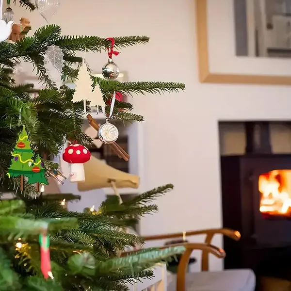 Beige_Diy_Wooden_Christmas_Tree_Cutouts_Diy_And_Craft
