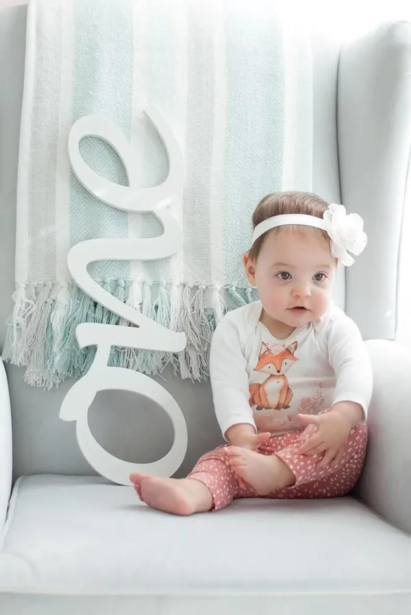 White_Birch_Wood_One_Sign_First_Birthday_Photo_Prop_Baby