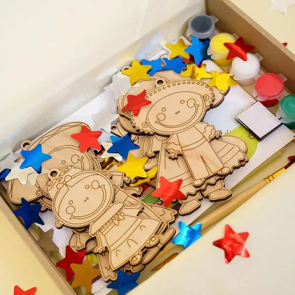 Beige_Wooden_Painting_Kit_Kids