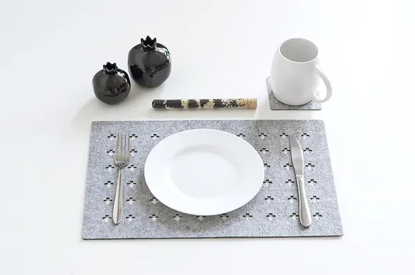 Grey_Swiss_Cross_Felt_Modern_Rectangular_Table_Mat_Heat_Resistant_Dining_Placemat_Geometric_Protector_X_In_General