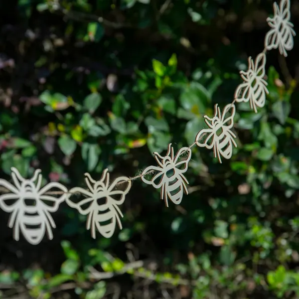 Beige_Wooden_Cutout_Bee_Garland_Bee_Theme_Party_Decorations_Baby