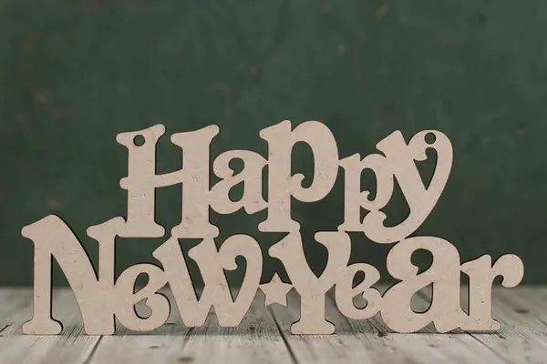 Beige_Happy_New_Year_Sign_Wooden_Happy_New_Year_Party_Decorations_New_Year_Hanging_Sign_Home_Decor