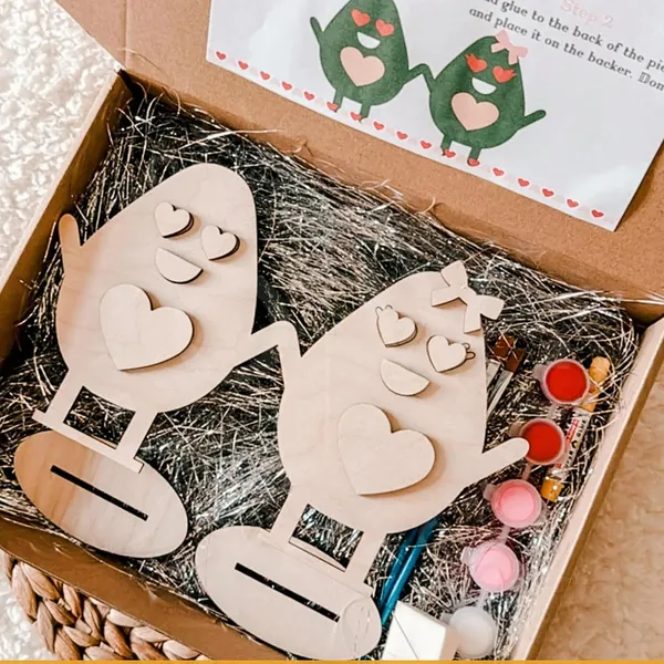 Beige_Wooden_Couple_Heart_Cutout_Valentine_Diy_Craft_Kit_Kids