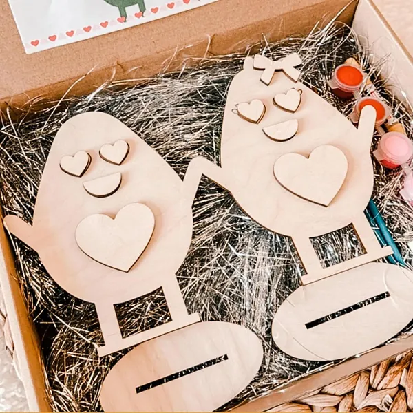 Beige_Wooden_Couple_Heart_Cutout_Valentine_Diy_Craft_Kit_Kids