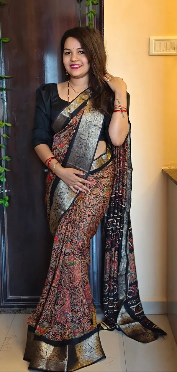 Premium_Soft_Georgette_Ajrakh_Print_Saree_With_Zari_Border,_Lightweight_Daily_And_Office_Wear_Saree_With_Designer_Blouse_Piece