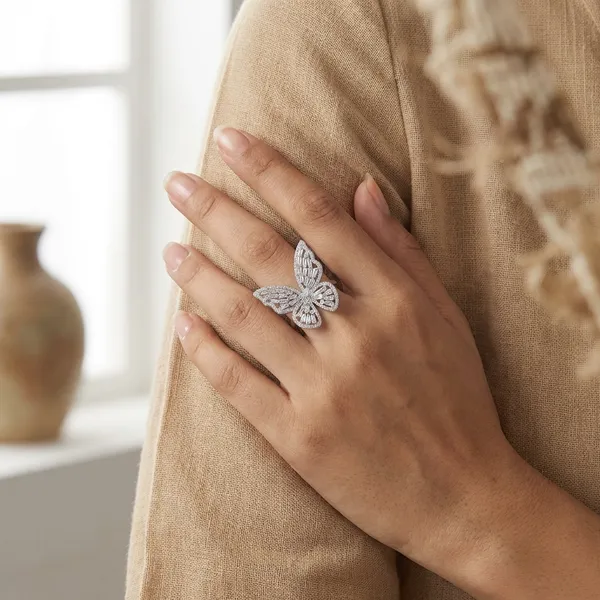 Sparkling_Butterfly_Ring_-_Elegant_Crystal_Studded_Statement_Ring