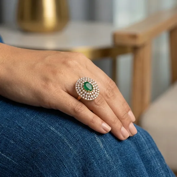 Elegant_Emerald_And_Diamond_Cocktail_Ring