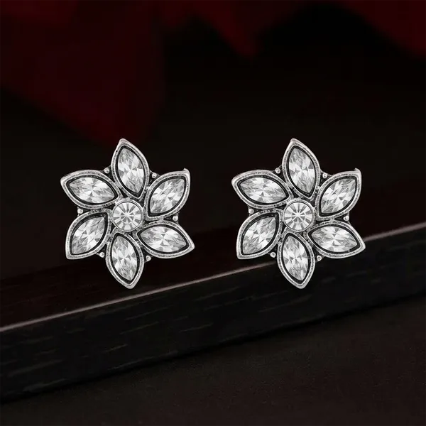 The99jewel_Silver_Plated_Austrian_Stone_Stud_Earrings_White