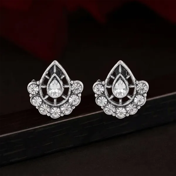 The99jewel_Silver_Plated_Austrian_Stone_Stud_Earrings_White