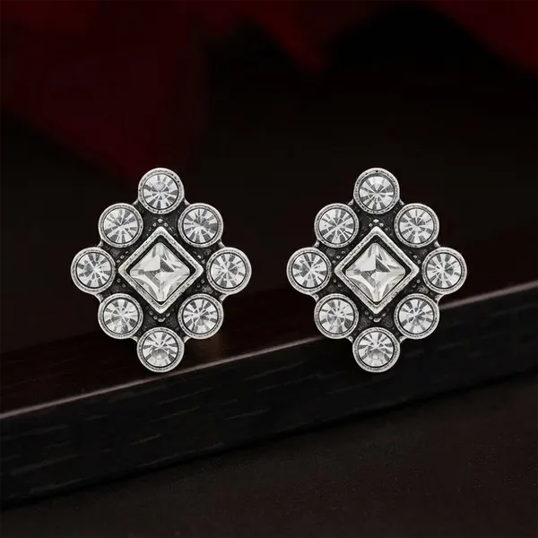 The99jewel_Silver_Plated_Austrian_Stone_Stud_Earrings_White