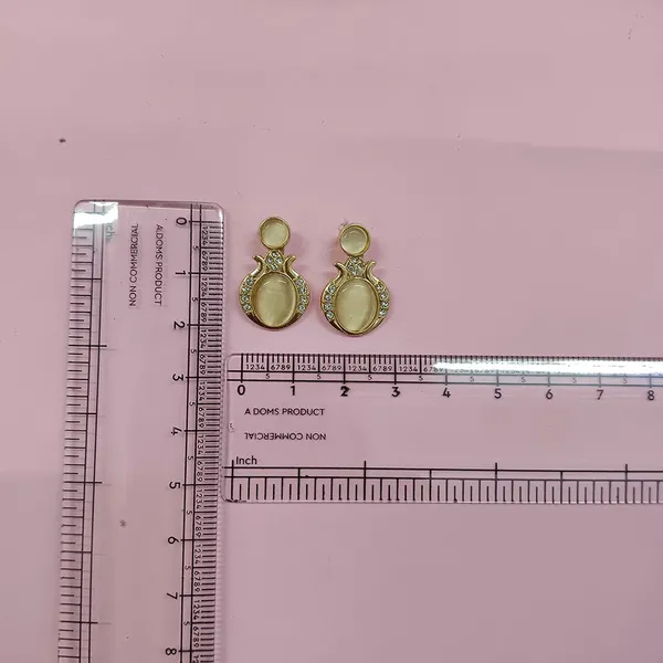 The99jewel_Exclusive_Gold_Plated_Crystal_Stone_Elegant_Earrings_Gold