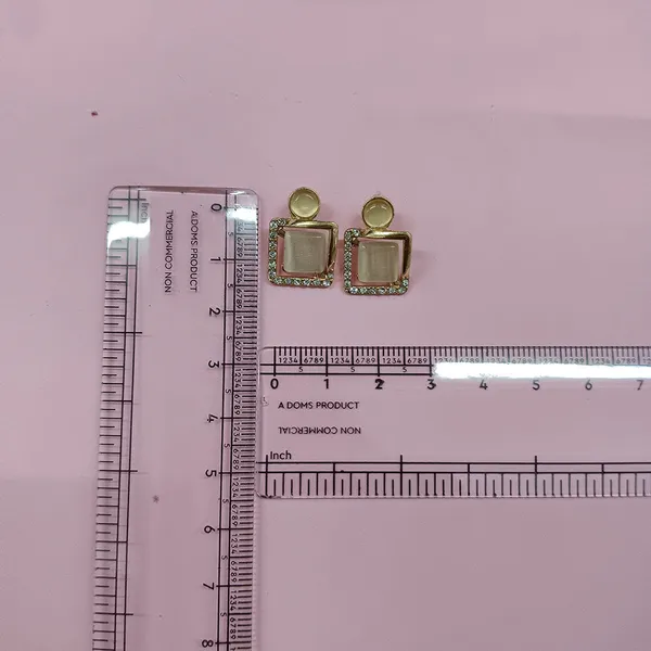 The99jewel_Exclusive_Gold_Plated_Crystal_Stone_Elegant_Earrings_Gold