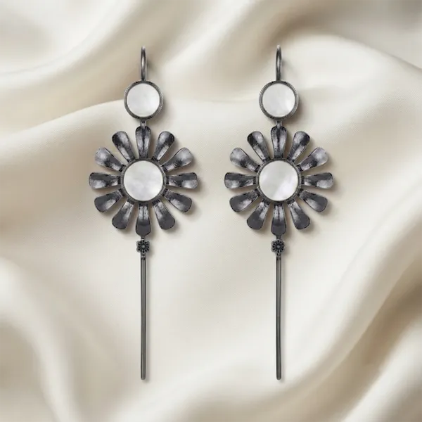 The99jewel_Black_Plated_Floral_Ear_Cuff_Black