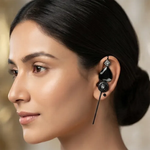 The99jewel_Black_Plated_Heart_Shape_Ear_Cuff_Black