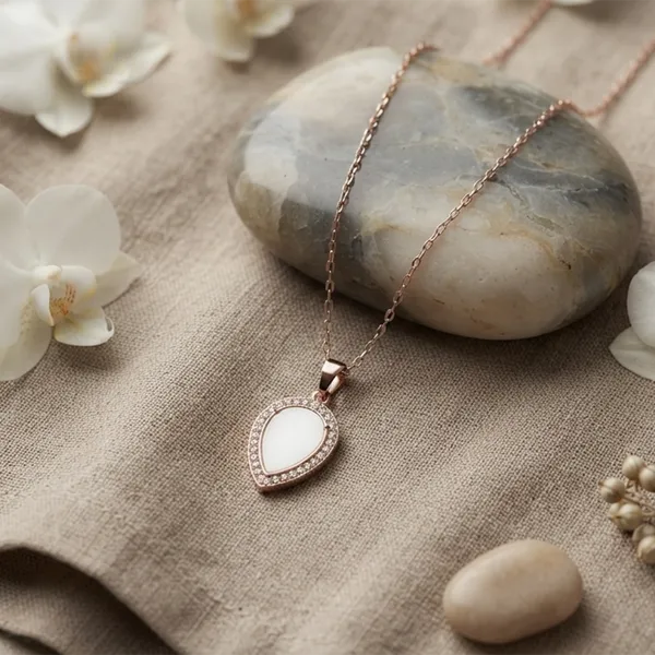 The99jewel_Sparkling_Austrian_Stone_Rose_Gold_Plated_Tear_Drop_Shape_Chain_Pendant_White