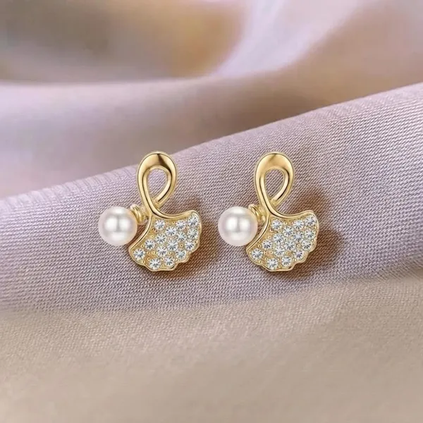 The99jewel_Gold_Plated_Leaf_Shape_Austrian_Stone_Pearl_Stud_Earrings_For_Women_Gold