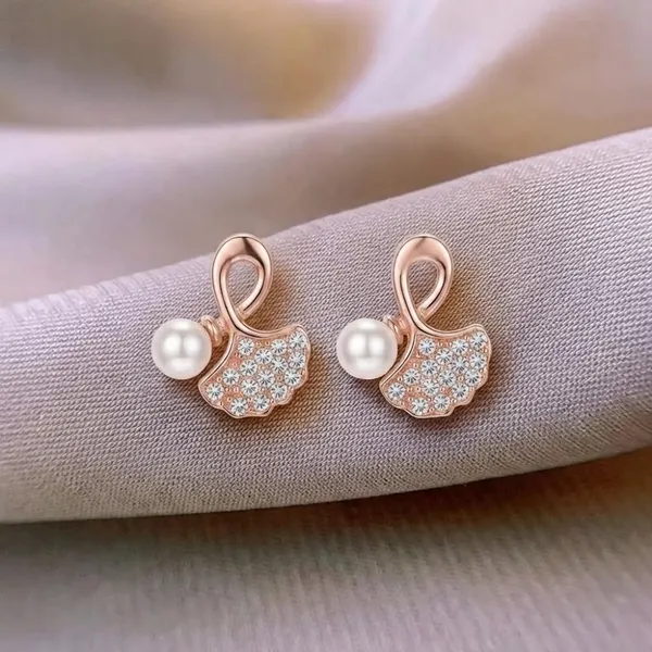 The99jewel_Rosegold_Plated_Leaf_Shape_Austrian_Stone_Pearl_Stud_Earrings_For_Women_Rosegold_Plated