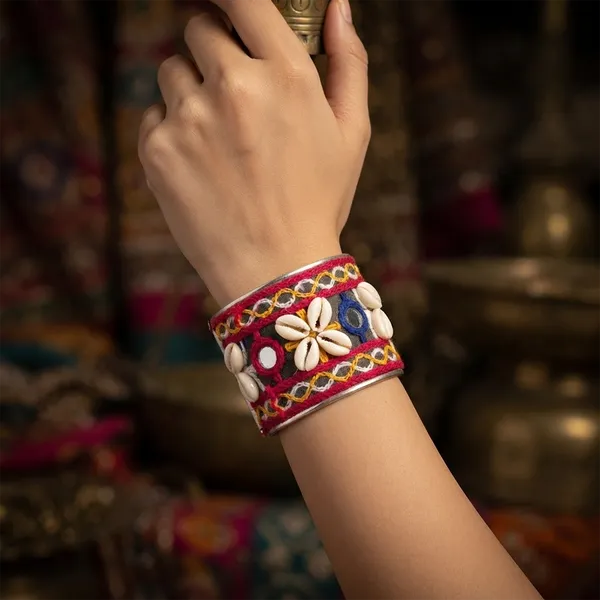 The99jewel_Navratri_Shell_Bracelet_Kada_With_Ghungroo_Traditional_Jewellery_For_Women_Assorted_Design_Multi