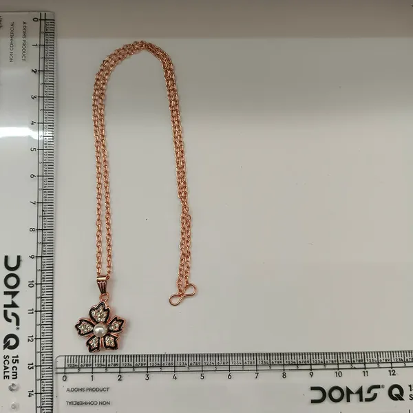 The99jewel_Rose_Gold_Plated_Floral_Shape_Austrian_Stone_Pendant_Chain_For_Women_Rose_Gold