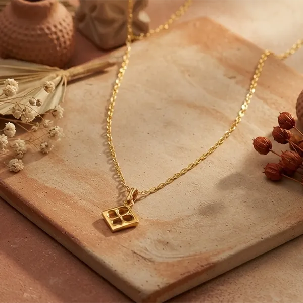 The99jewel_Modern_Gold_Plated_Four_Leaf_Clover_Shape_Chain_Pendant_For_Women_Gold