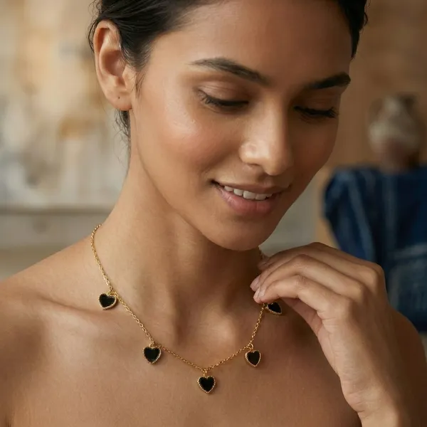 Black_Heart_Charm_Gold_Chain_Necklace