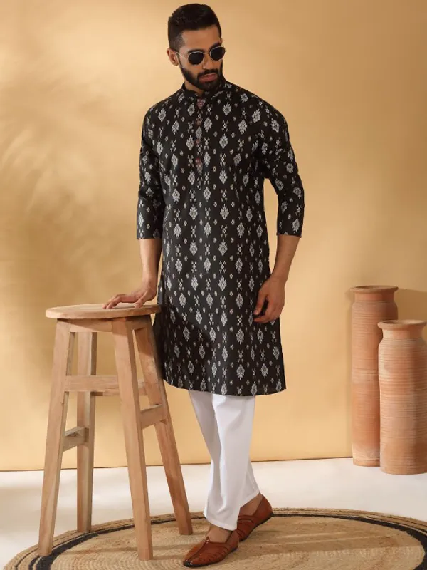 Men's_Black_Printed_Kurta_With_White_Pajama_Set_-_Ethnic_Wear
