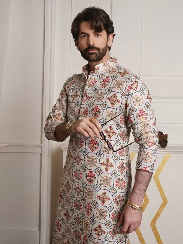 Men's_Printed_Kurta_With_Pajama_Set_-_Traditional_Ethnic_Wear