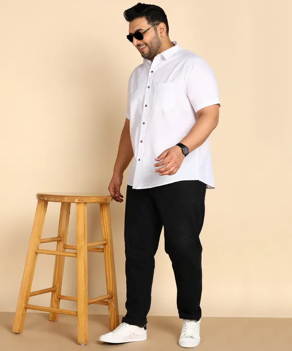 Men's_White_Short_Sleeve_Formal_Shirt_With_Contrast_Buttons