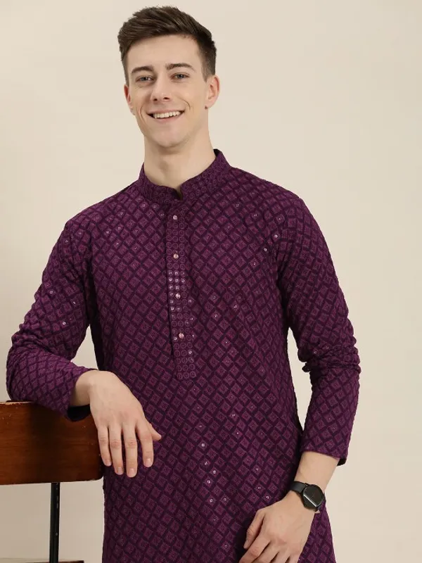 Men's_Purple_Ethnic_Kurta_With_All-Over_Printed_Pattern_And_Full_Button_Placket