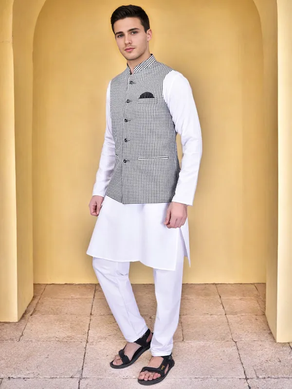 Men's_White_Kurta_Pajama_With_Black_And_White_Checkered_Nehru_Jacket