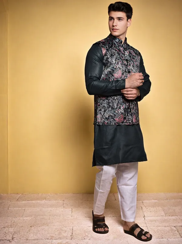 Men's_Black_Embroidered_Nehru_Jacket_With_Kurta_Set