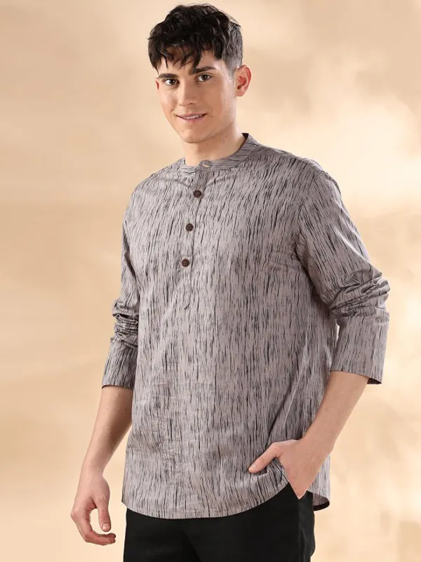 Men's_Grey_Textured_Mandarin_Collar_Cotton_Short_Kurta