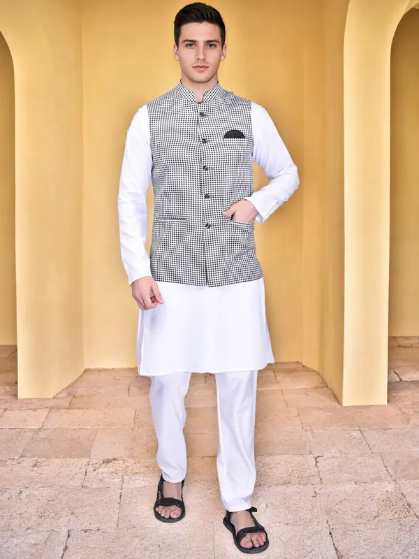 Men's_White_Kurta_Pajama_With_Black_And_White_Checkered_Nehru_Jacket